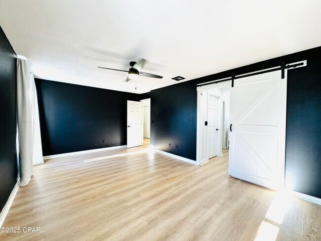 Building Photo - 205 Covington St