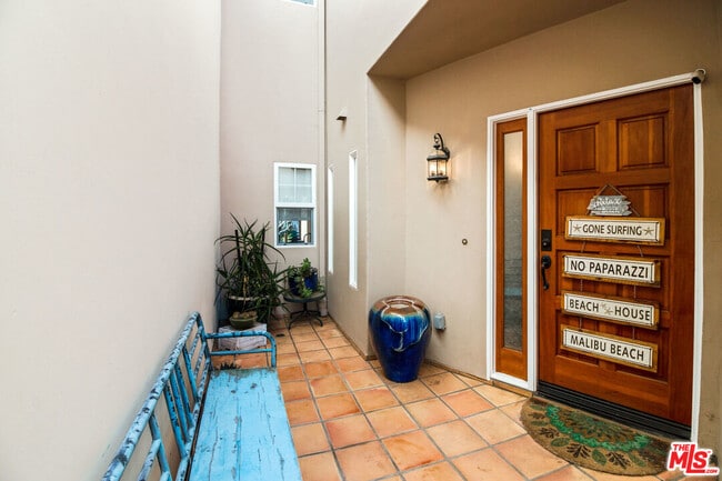 Building Photo - 6450 Lunita Rd