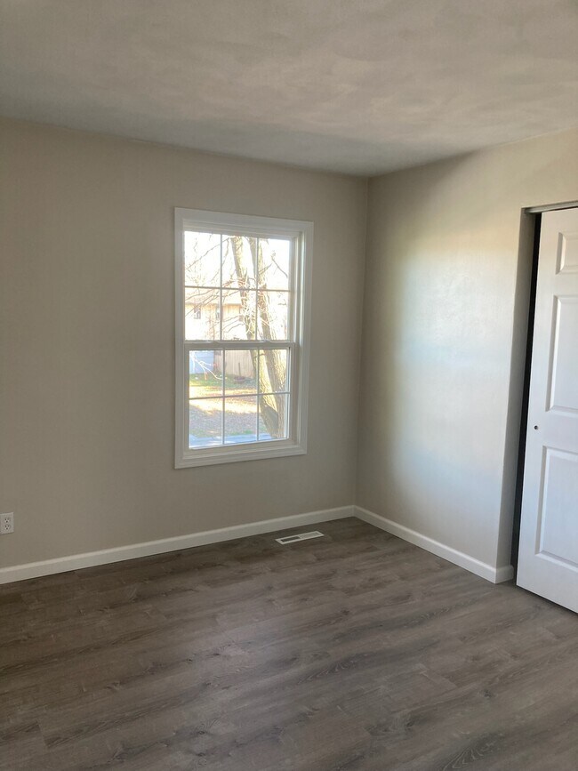 Building Photo - 707 Plankway Dr