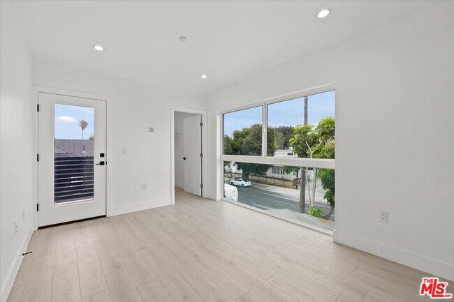 Building Photo - 4922 S Centinela Ave