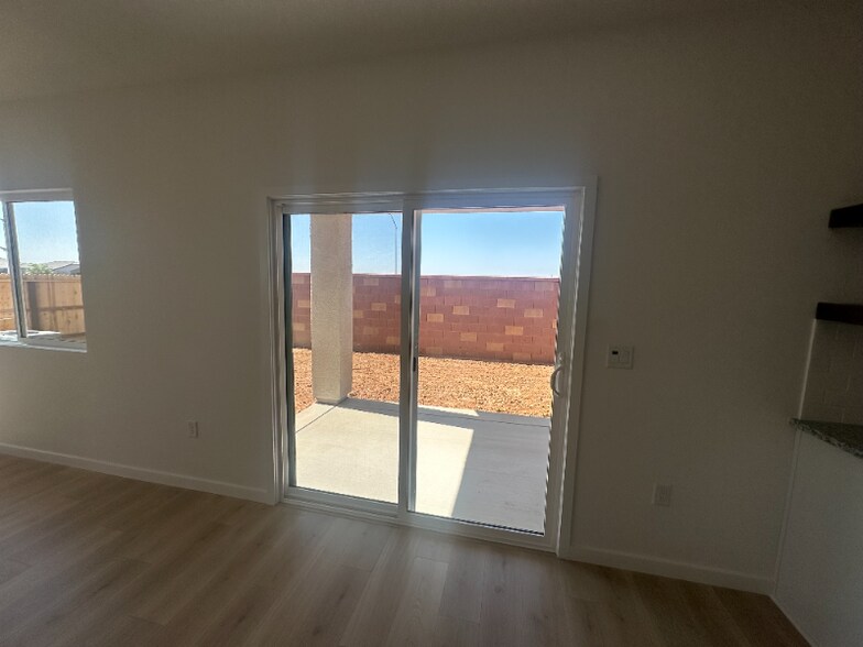 Building Photo - 12320 Verdin Cir