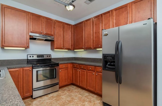 Building Photo - 920 Southmoor Dr