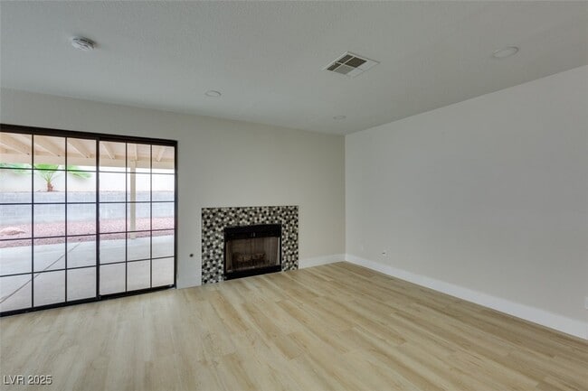 Building Photo - 2337 Chatfield Dr