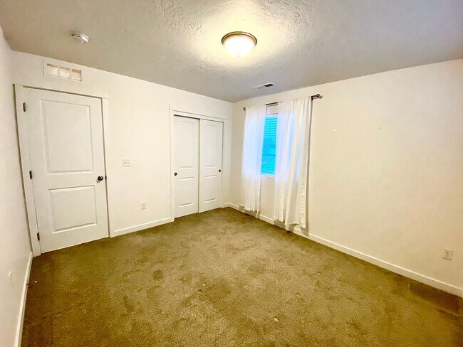 Building Photo - Beautiful 4 Bedroom, 4 Car Garage With Small Trailer Parking in Star - Available NOW