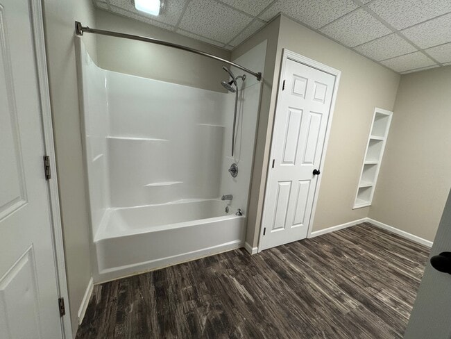 Building Photo - 2 bed house
