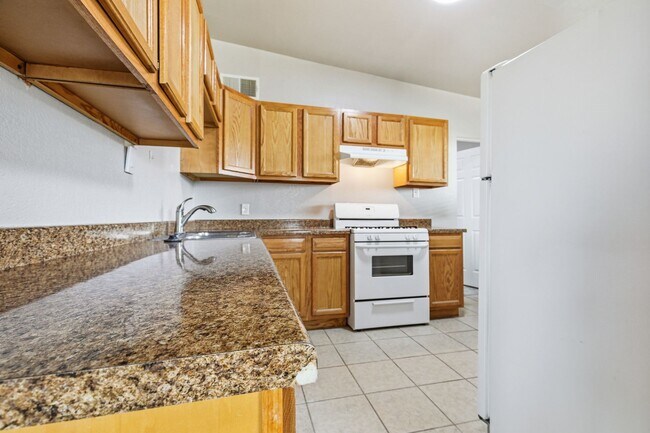 Building Photo - Super Cute 3 Bedroom 2 Bath Home!