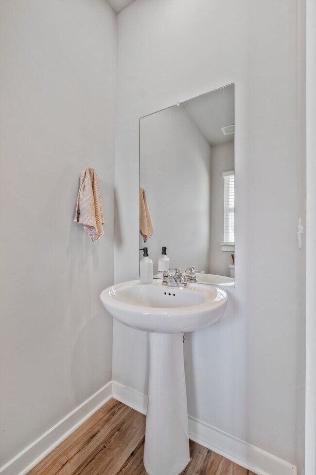 Building Photo - 1006 Baltusrol Ln