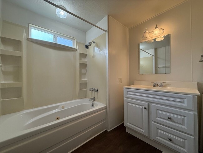 Building Photo - 2BR/2BA Mobile in Quiet Neighborhood