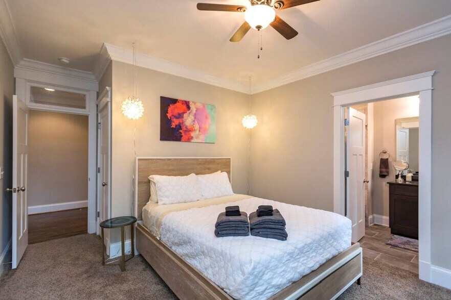 Building Photo - 1415 Shelby Ave