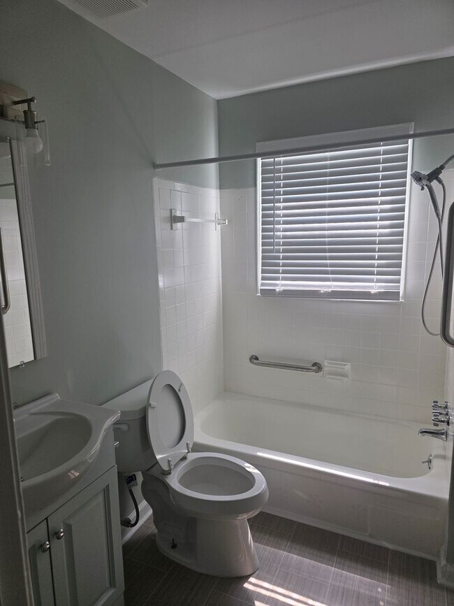 Building Photo - Beautiful Home Just Hit the Market