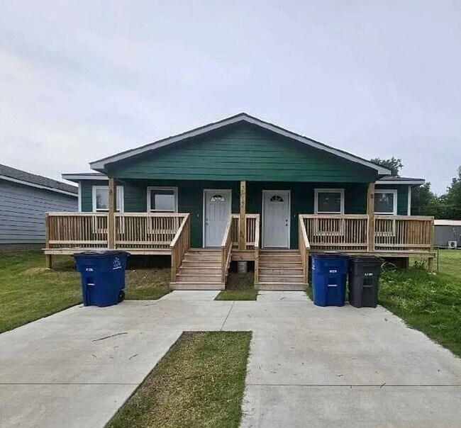 Building Photo - 3812 W 55th St