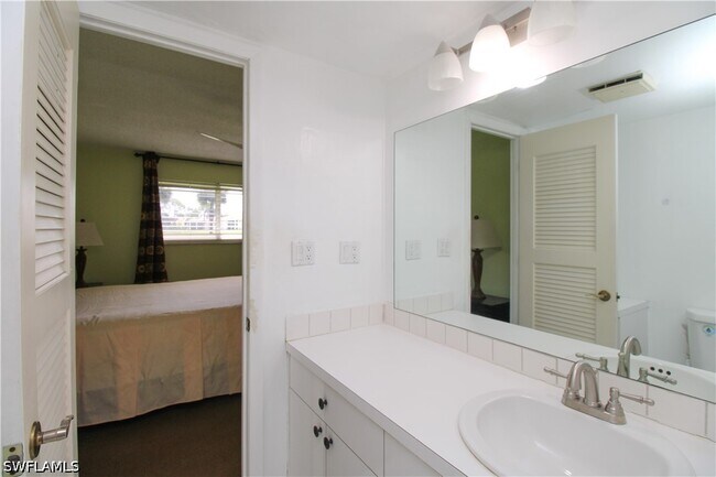 Building Photo - 175 Turtle Lake Ct