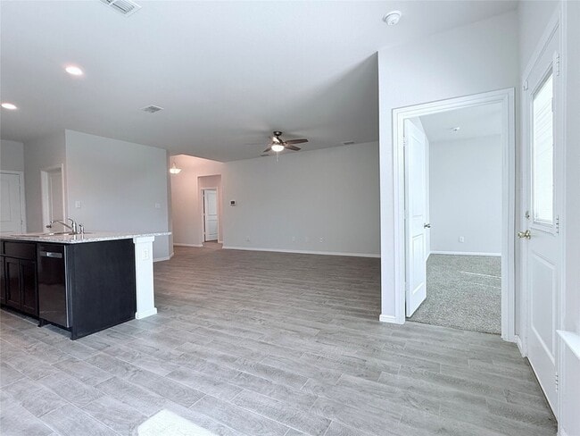 Building Photo - 309 Crowfoot Dr