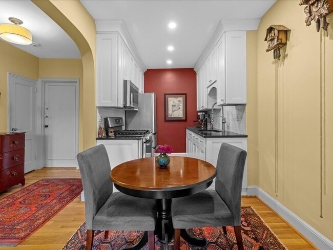 Building Photo - 228 Commonwealth Ave