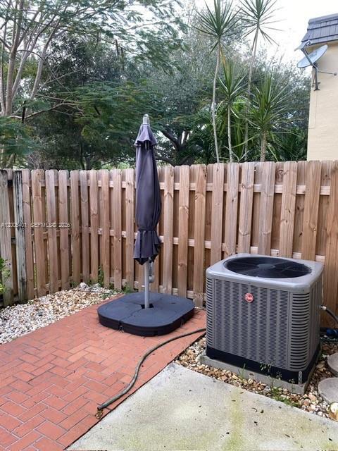 Building Photo - 8761 SW 137th Ave