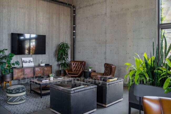 Building Photo - 532 Union St