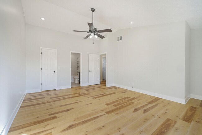 Building Photo - Beautifully 4-Bedroom Home in the Heart of Brownsburg!