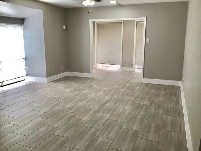 Building Photo - 12633 Memorial Dr