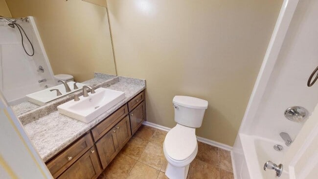 Building Photo - 110 Oakland Dr