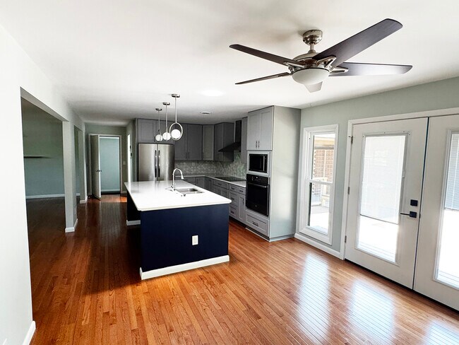 Building Photo - 118 Green Meadows Dr