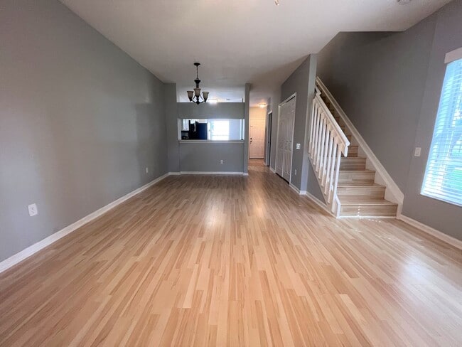 Building Photo - 2/2.5 in Chase Townhomes