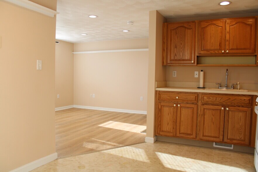 Building Photo - 42 Preston Rd