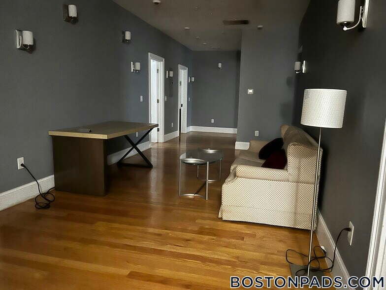 Building Photo - 1778 Commonwealth Ave