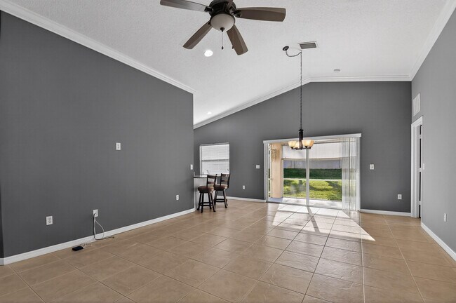 Building Photo - 475 SW Talquin Ln