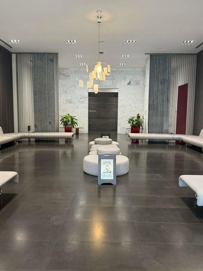 Building Photo - 1600 NE 1st Ave