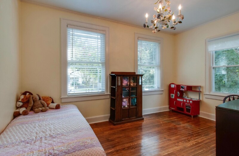 Building Photo - 947 Cahal Ave