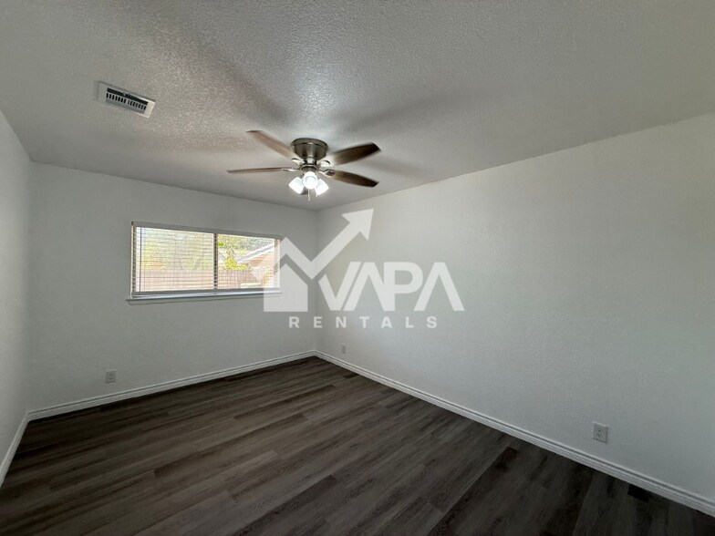 Building Photo - 8327 Greenham