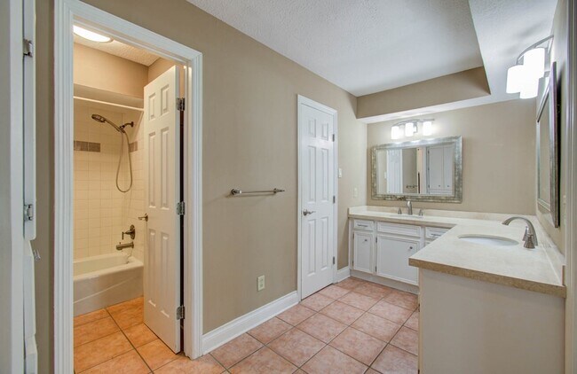 Building Photo - 16209 Wall St