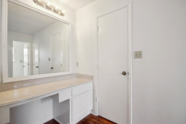 Building Photo - 13411 Creek Springs Dr