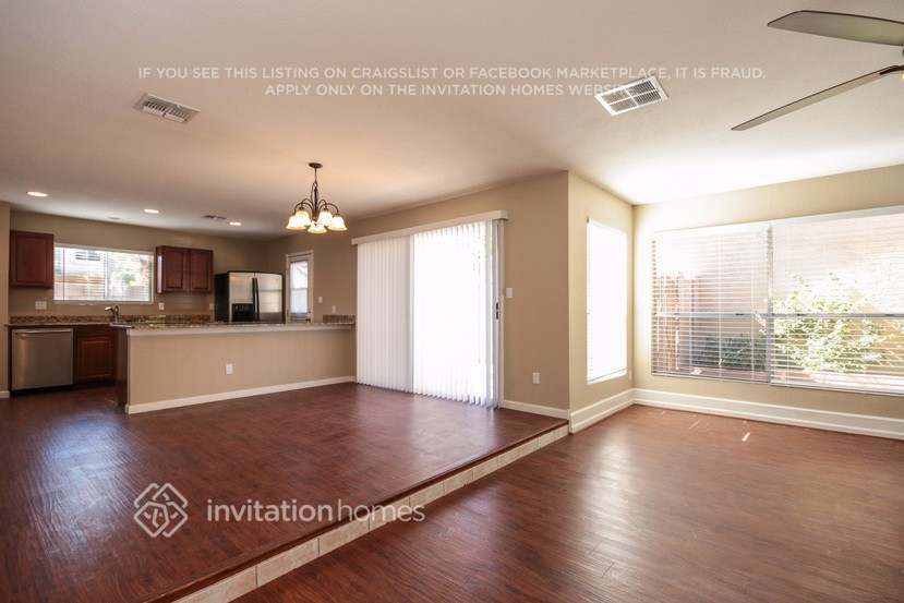 Building Photo - 3861 W Ivanhoe St