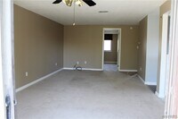 Building Photo - 3948 Ridge Lea Rd