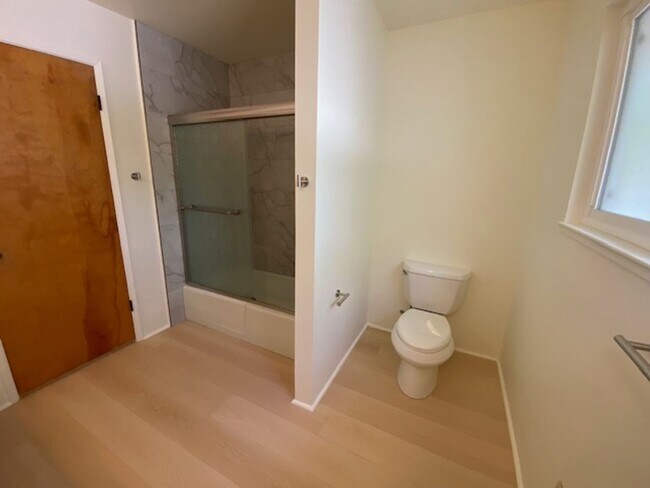 Building Photo - 11755 Tam O'Shanter Dr