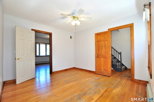 Building Photo - 90 Niles Rd