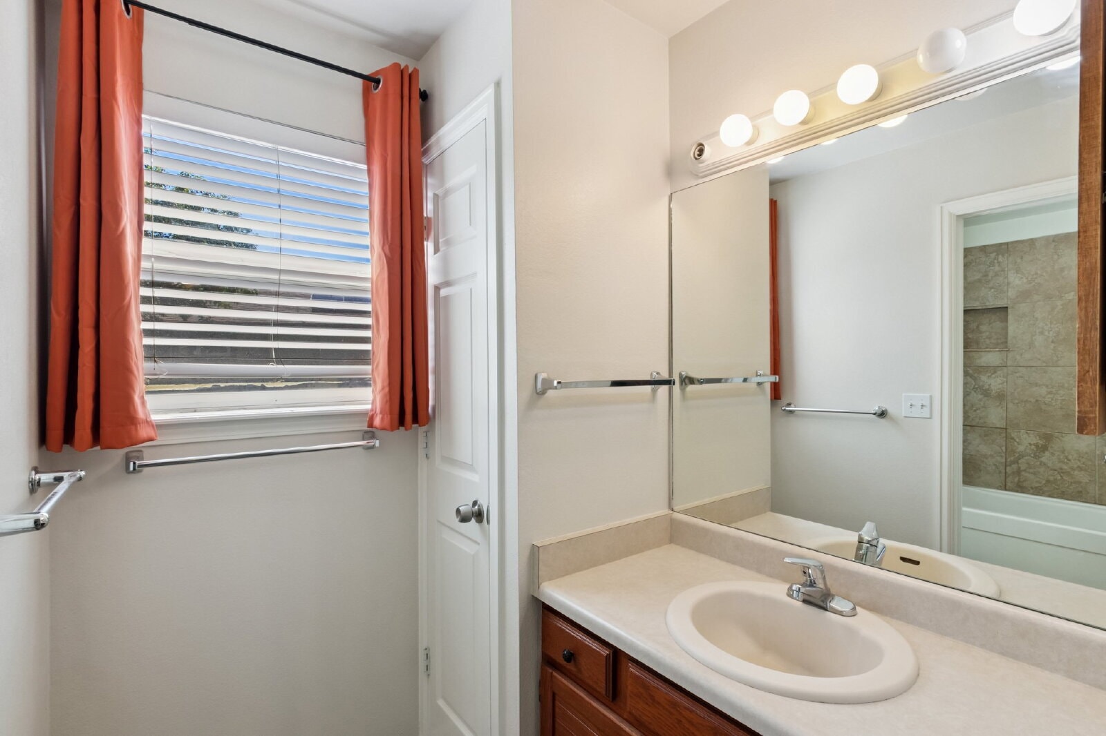 Building Photo - 6067 Wisteria Dr