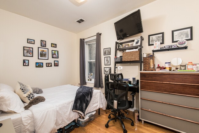 Building Photo - 1249 N Cleaver St