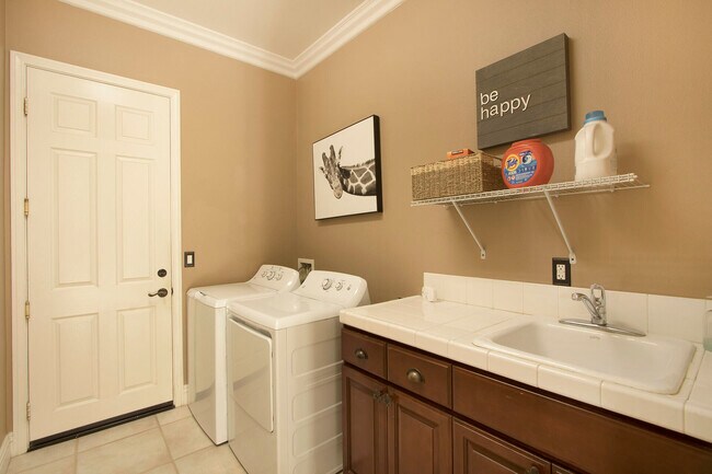 Building Photo - 57669 Santa Rosa Trail