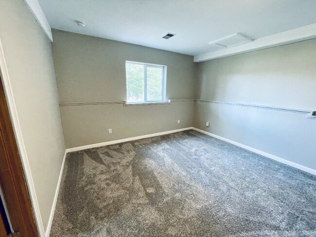 Building Photo - 146 Brooklyn Cir