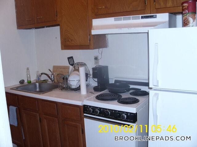 Building Photo - 1071 Beacon St