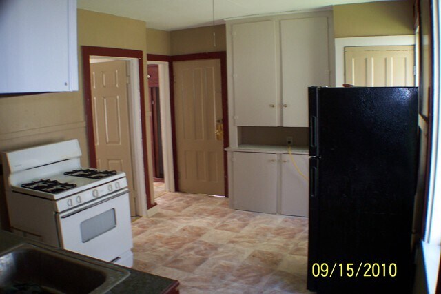 Primary Photo - 10 E Green St
