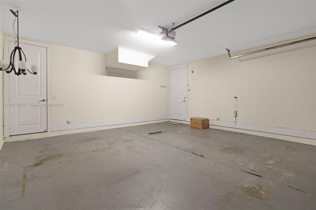 Building Photo - 1749 NE 9th St