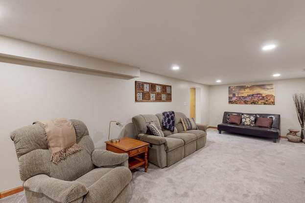 Building Photo - 1106 8th Ave SW