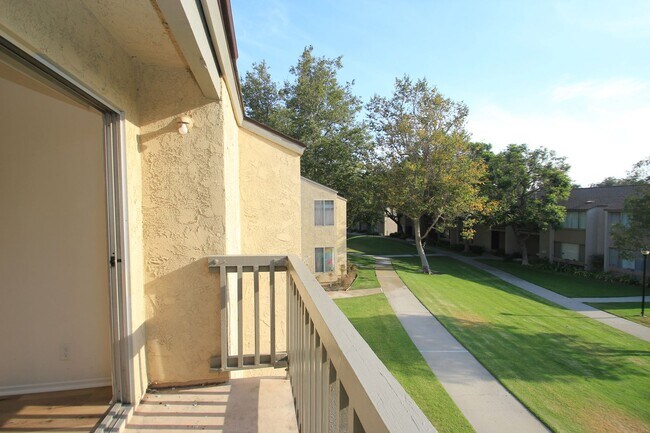 Building Photo - For Rent: Upgraded 3-Bedroom Condo in Todd...