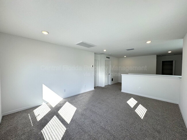 Building Photo - 2958 Sunstar Dr