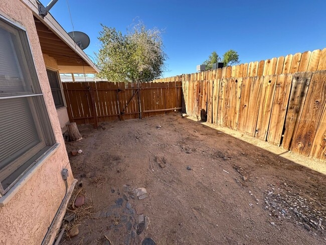 Building Photo - 417 S Richmond Rd