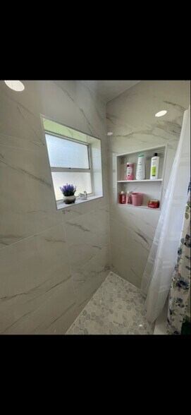 Building Photo - 12840 SW 43rd Dr