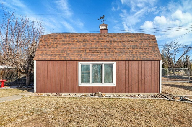 Building Photo - $2,195.95, 3-bed, 2-bed, ranch-style home with a large backyard and $300 off first month's rent